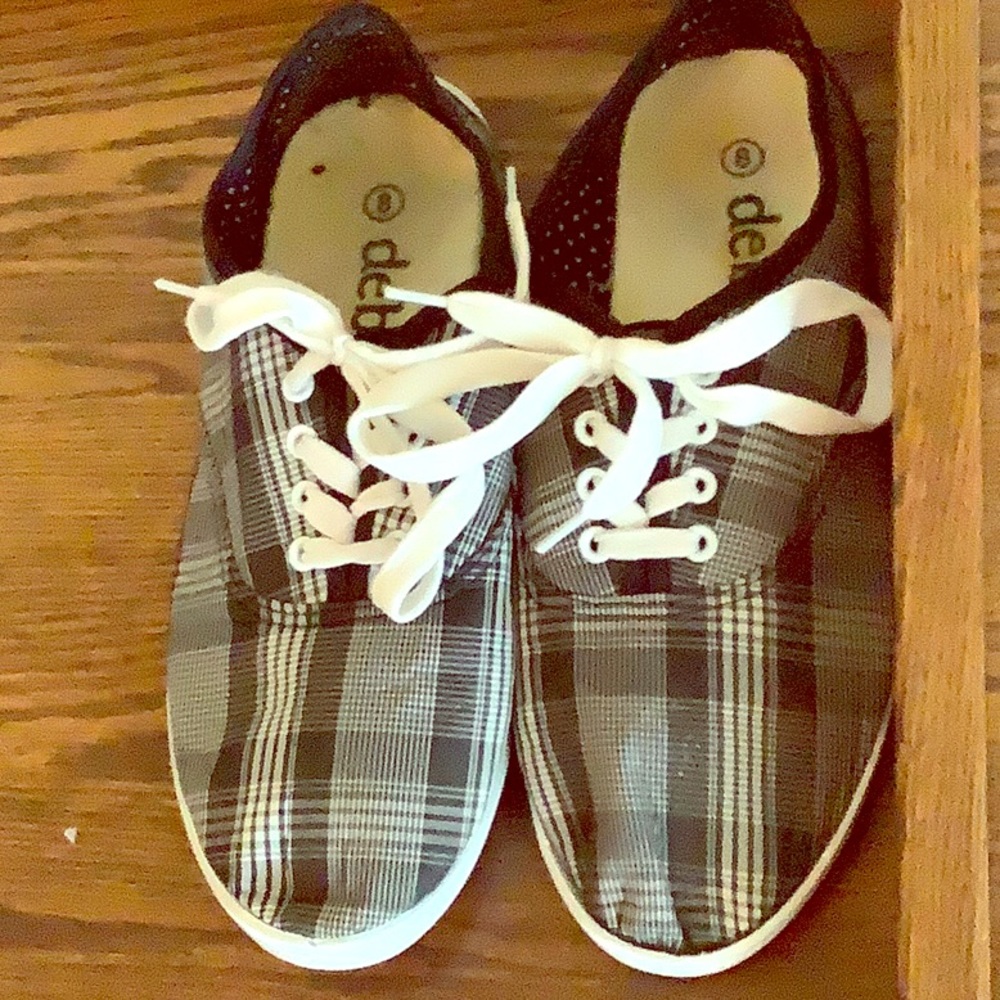 Plaid patterned low rise sneakers